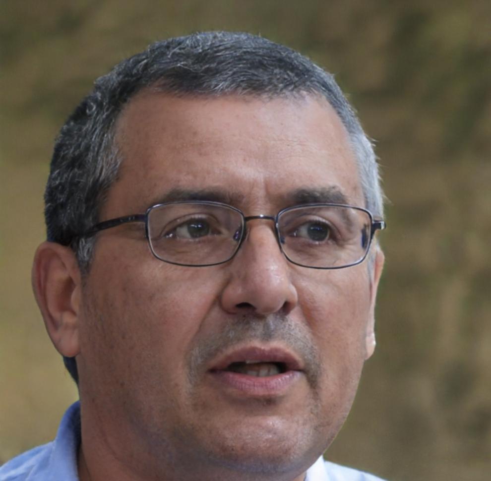 Instructor Pascual Romero, especialista en técnicas avanzadas de corte